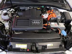 Audi A3 Sportback Business Sport 1,4 TFSI e-tron S tronic, vm. 2017, 144 tkm (23 / 28)