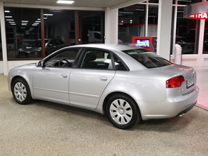 Audi A4 Sedan 2,0 TDI 103 kW multitronic-aut., vm. 2007, 166 tkm (4 / 22)