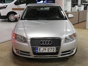 Audi A4 Sedan 2,0 TDI 103 kW multitronic-aut., vm. 2007, 166 tkm (5 / 22)